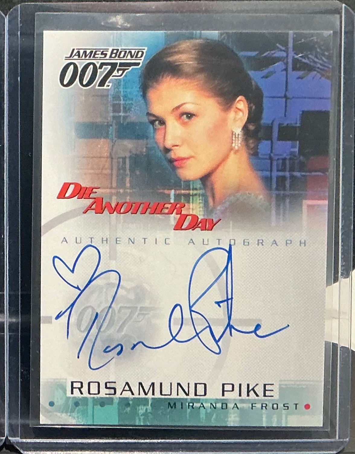 2002 Rittenhouse James Bond Die Another Day Rosamund Pike Auto Autograph A5
