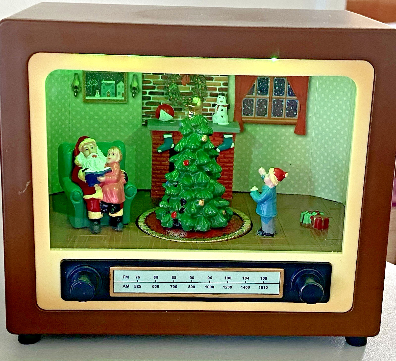 Vtg Nature's Mark Musical Lighted Christmas TV Diorama Santa Tree Animated