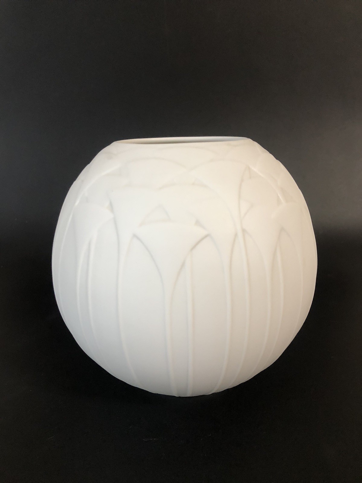 ROSENTHAL STUDIO LINE UTA FEYL GINKGO MATTE BISQUE PORCELAIN ROUND BALL VASE ROSENTHAL STUDIO LINE UTA FEYL GINKGO MATTE BISQUE PORCELAIN ROUND BALL VASE