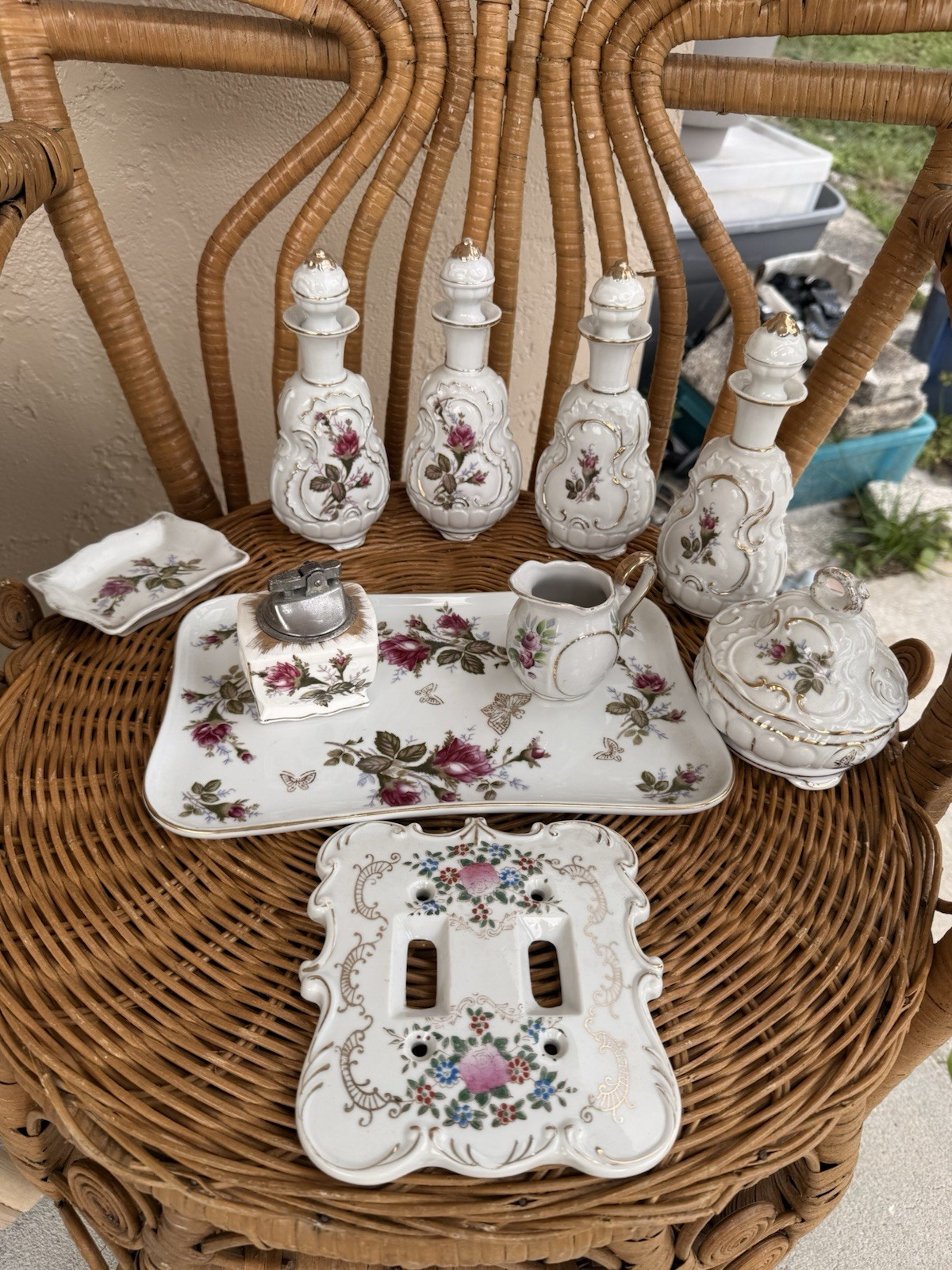 Vintage Bond Ware L&M Porcelain Floral Vanity Set (15pc)