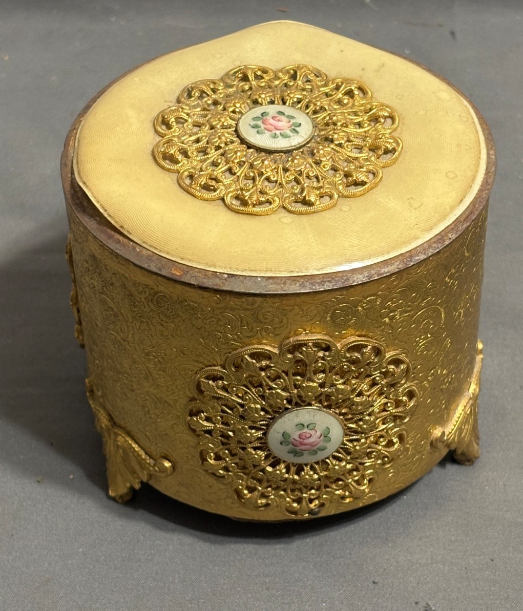 VIDEO Silverite SWISS THORENS Gold Tone Filigree & Guilloche MUSICAL POWDER BOX