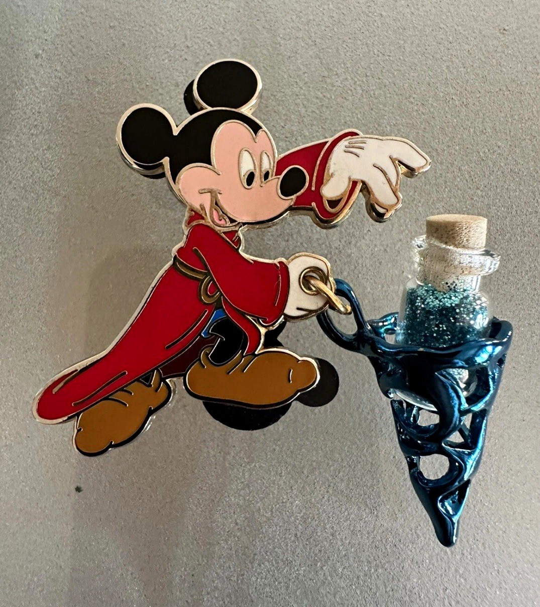 Disney World park Fantasia Mickey Mousee exclusive limited edition ￼