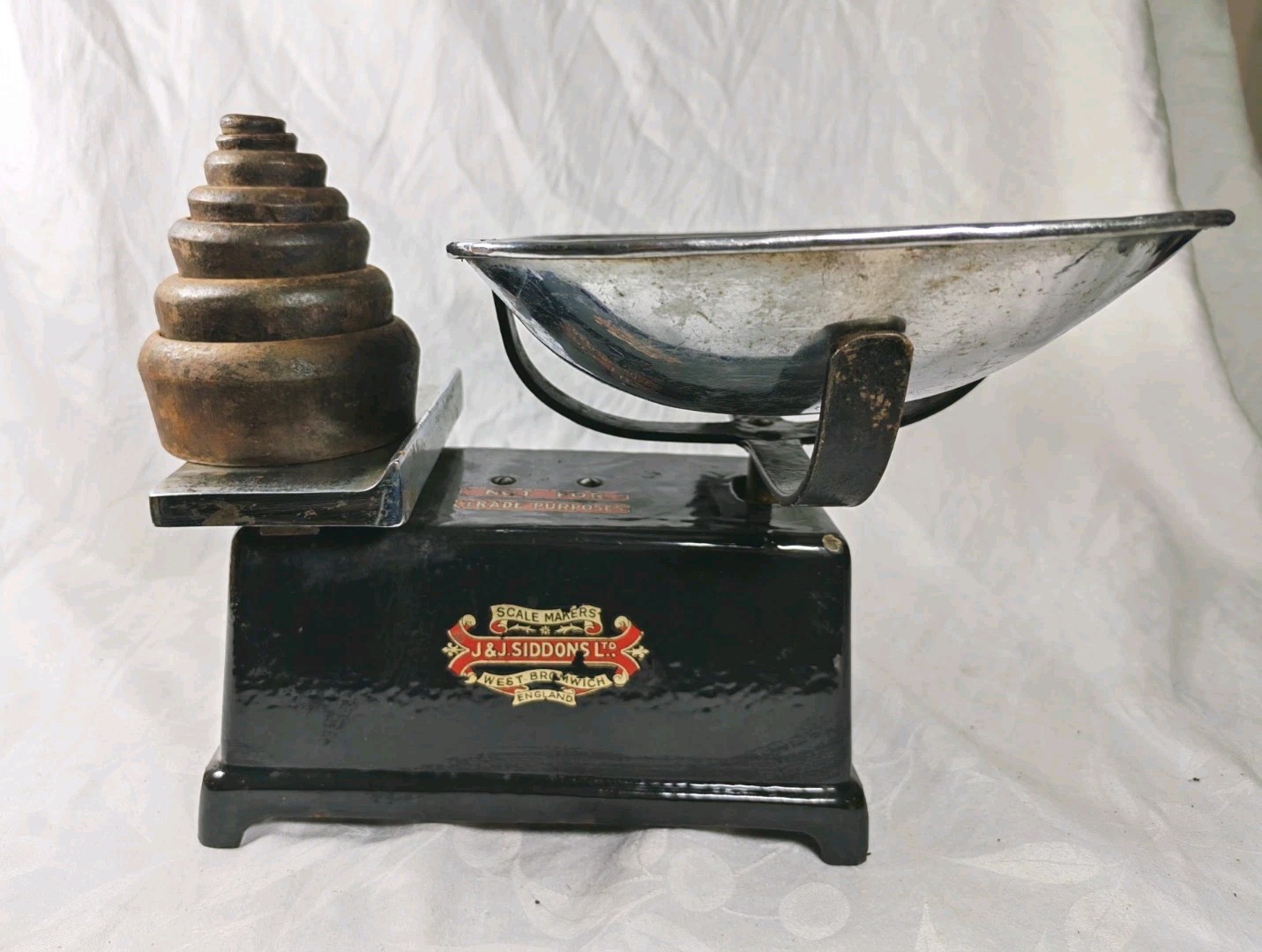Vintage J & J Siddons Cast Iron Kitchen Balance Scales 7 Weights West Bromwich