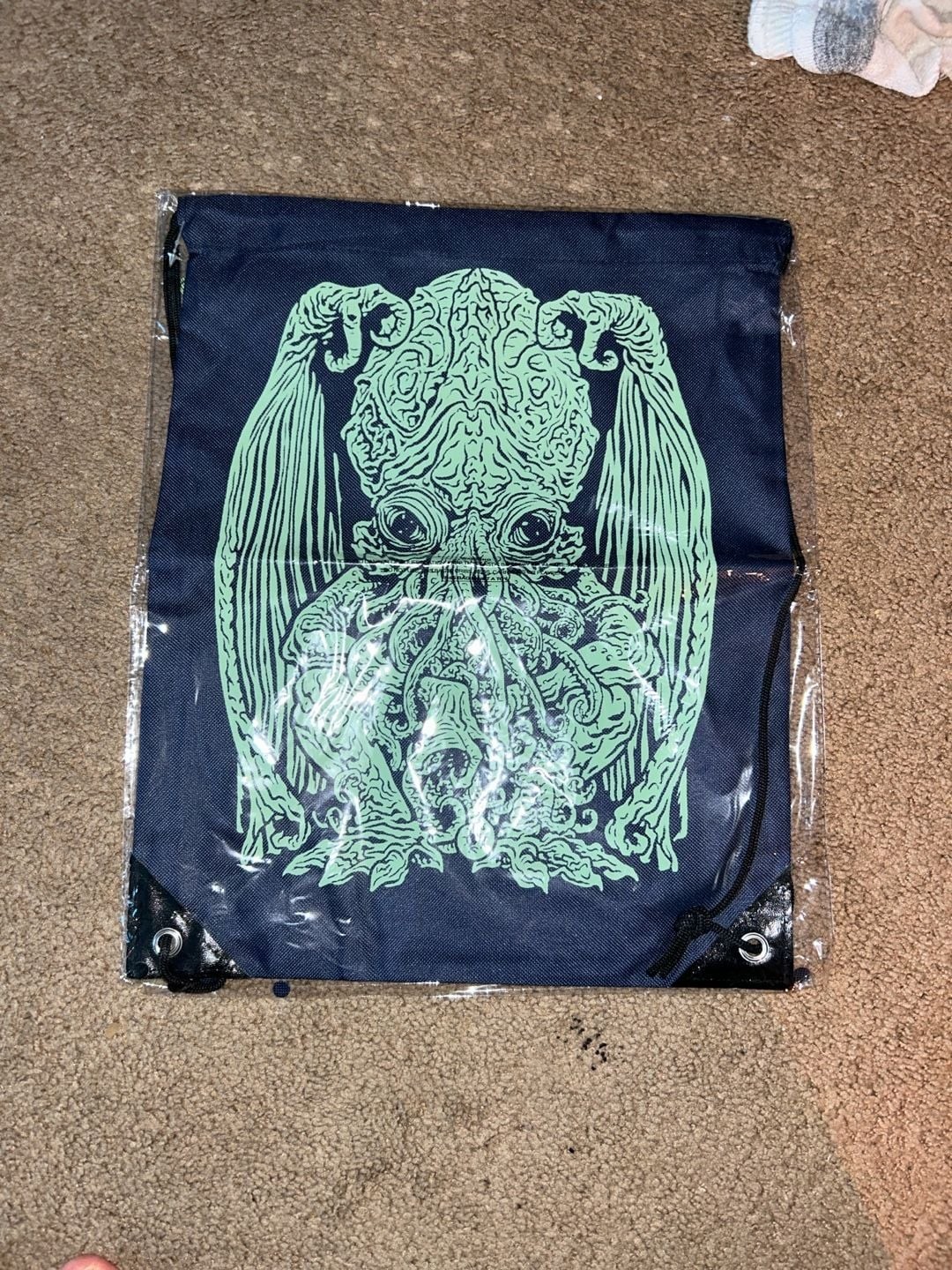 Loot Crate H.P. Lovecraft Cthulhu Green Glow-In-The-Dark Drawstring Bag Loot Crate H.P. Lovecraft Cthulhu Green Glow-In-The-Dark Drawstring Bag