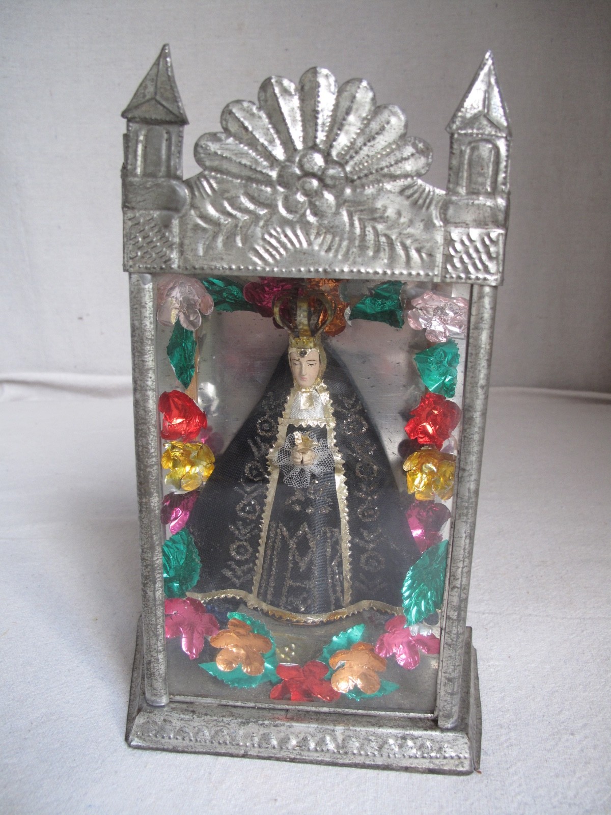 Vintage Mexican Folk Art Tin Shrine Vintage Mexican Folk Art Tin Shrine