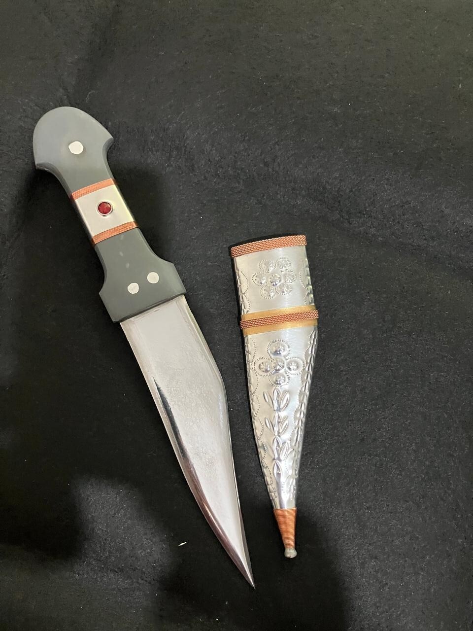 Authentic Jordanian Bedouin Dagger with Ornate Sheath – Handmade Elegance