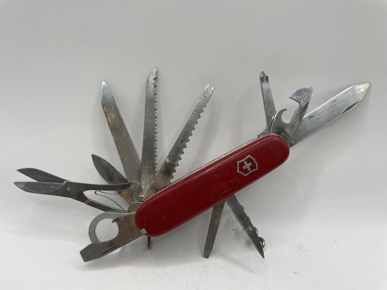 Red Victorinox Swiss Army Knife FIELDMASTER Multi Tool 14 Tools #A