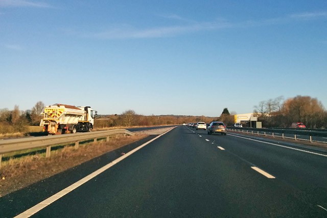 Photo 6x4 A34 northbound Abingdon A gritter is joining from the A415 slip c2017