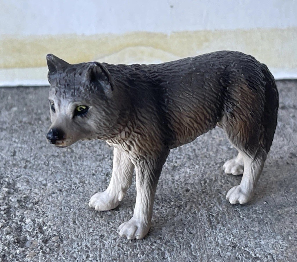 Schleich Grey WOLF 14249 Retired NICE alert adult pose 2002 mark