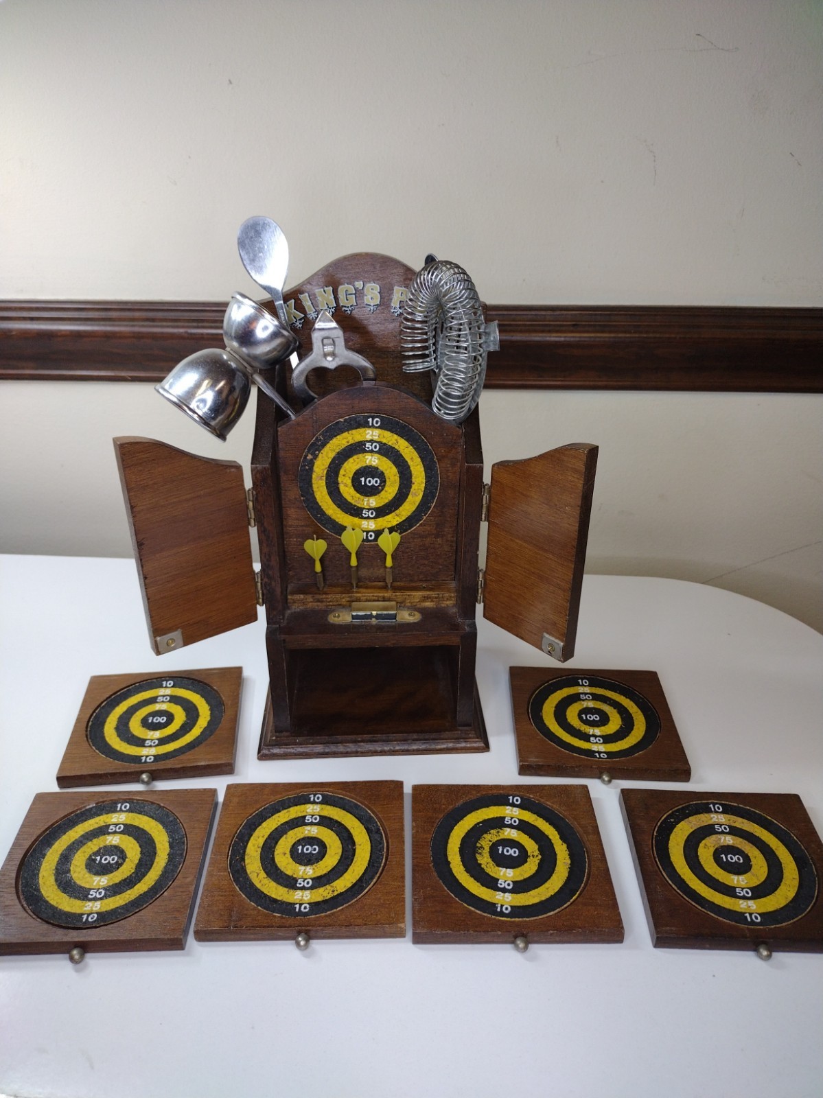 Vintage King's Pub Mini Dart Board Bar Coasters Drink Utensil Caddy 1979 Enesco