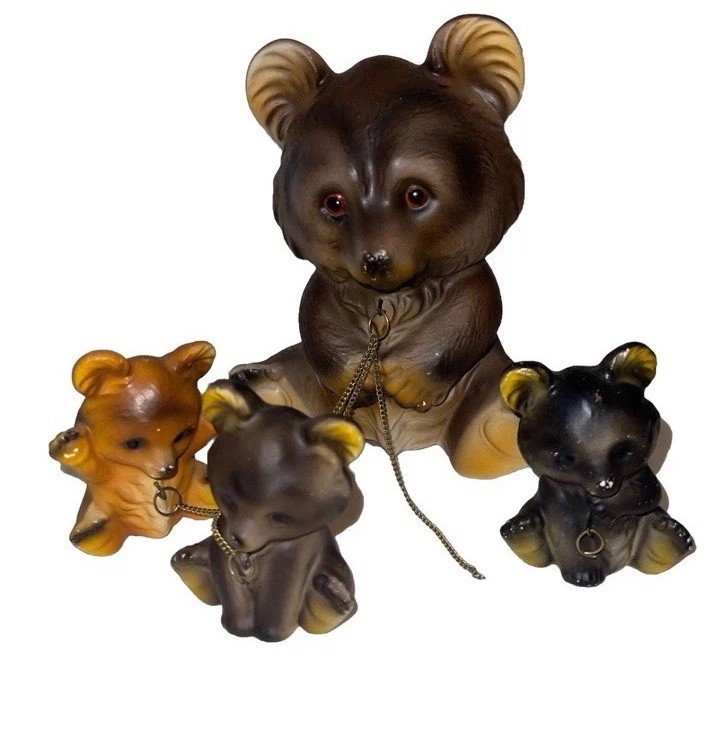 Fun Vintage Ceramic Porcelain Norleans Mama Bear W/ 3 Cubs Chain Japan Figurine