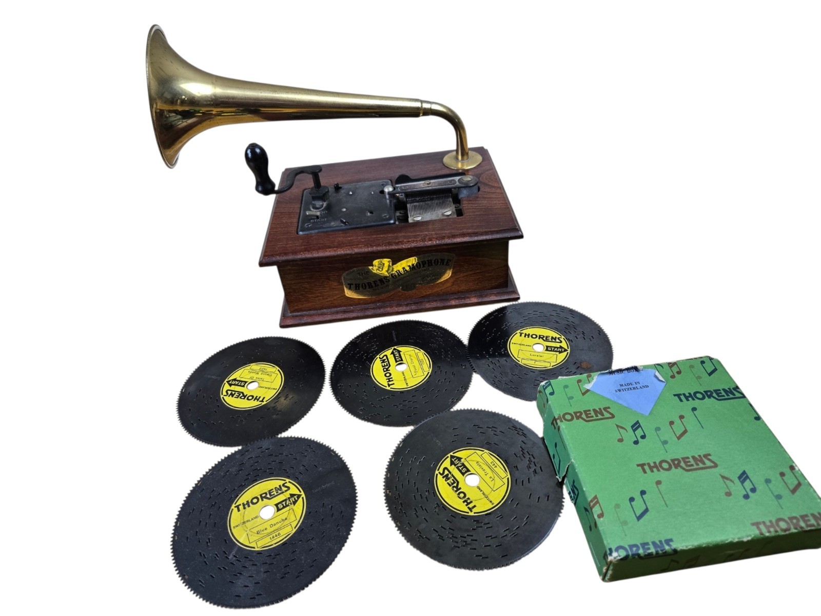 The Thorens Gramophone Swiss Made Movement 5 Discs AD30 music box player The Thorens Gramophone Swiss Made Movement 5 Discs AD30 music box player