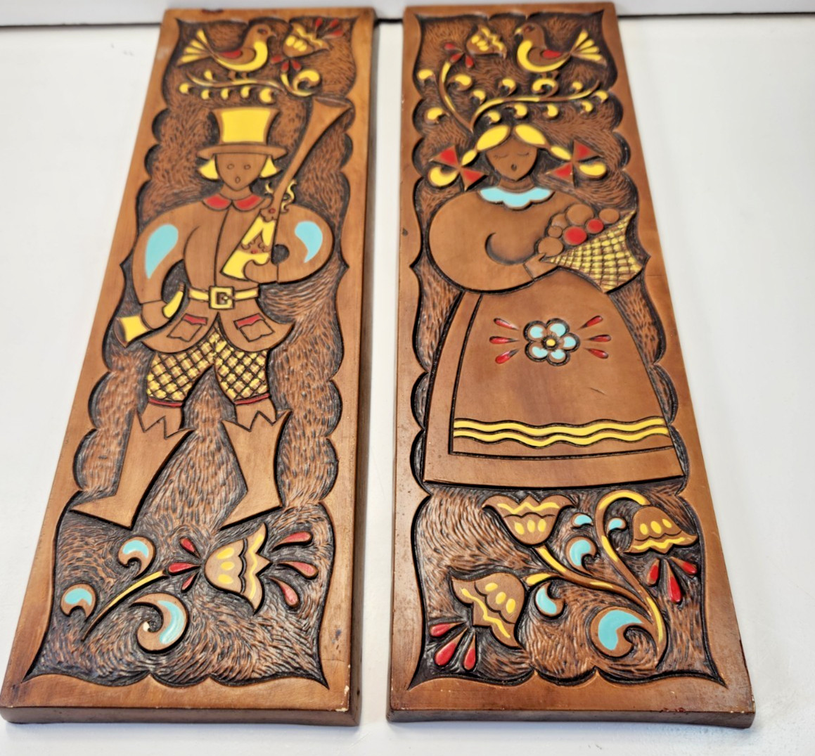 2 VTG TREASURE CRAFT 1962 COMTON CALIF WALL PLAQUES MAN & WOMAN COTTAGECORE