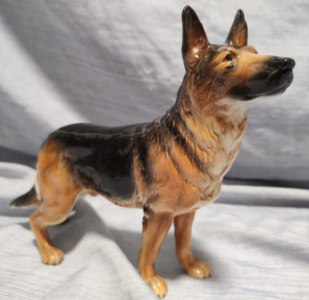 Goebel German Shepard 8\
