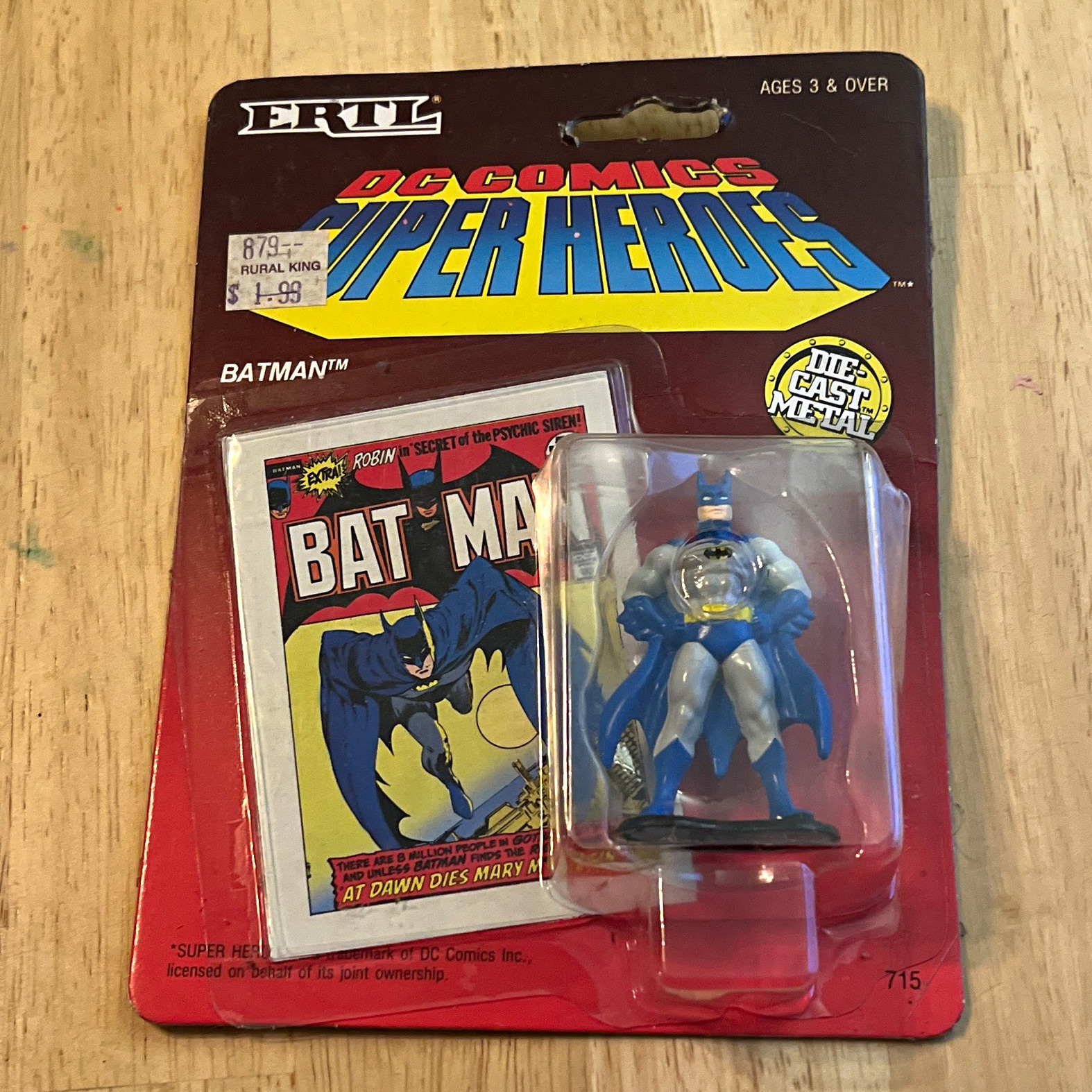 Ertl Batman DC Comics Super Heroes 1:64 Diecast Figurine w/ Collector Card #715