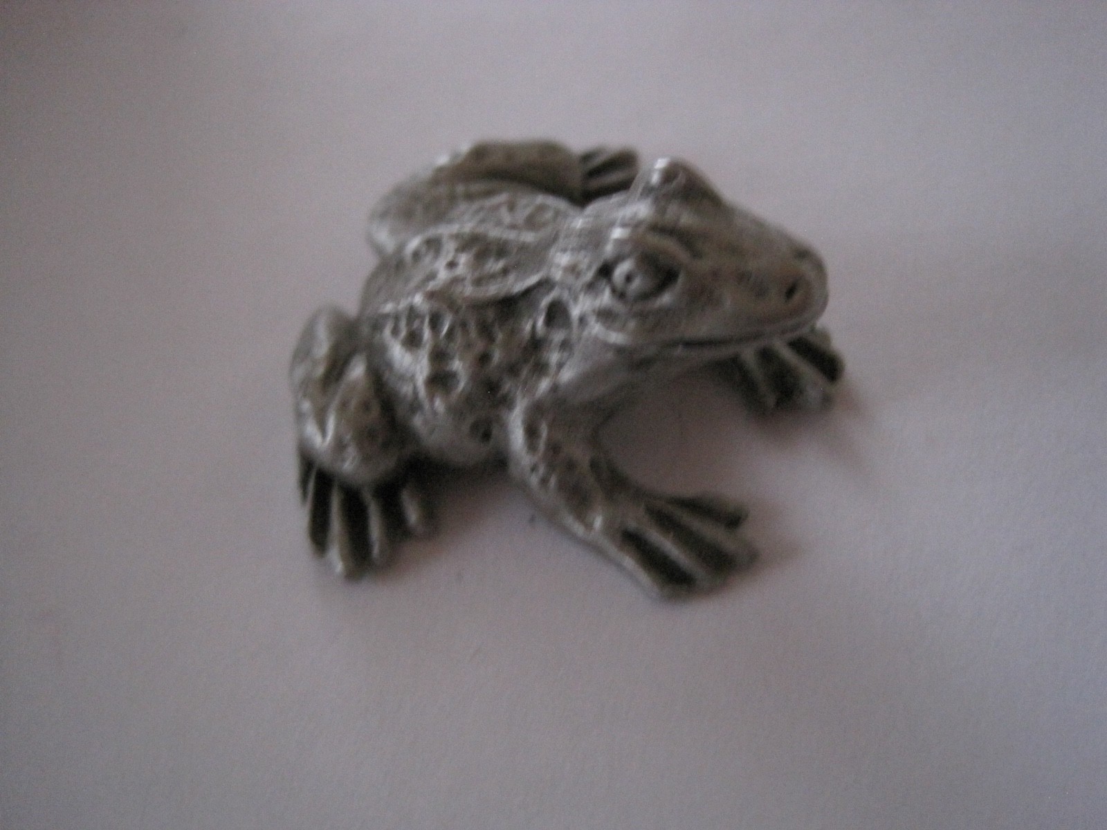 1984 Hudson Pewter Frog #3163 1 1/4