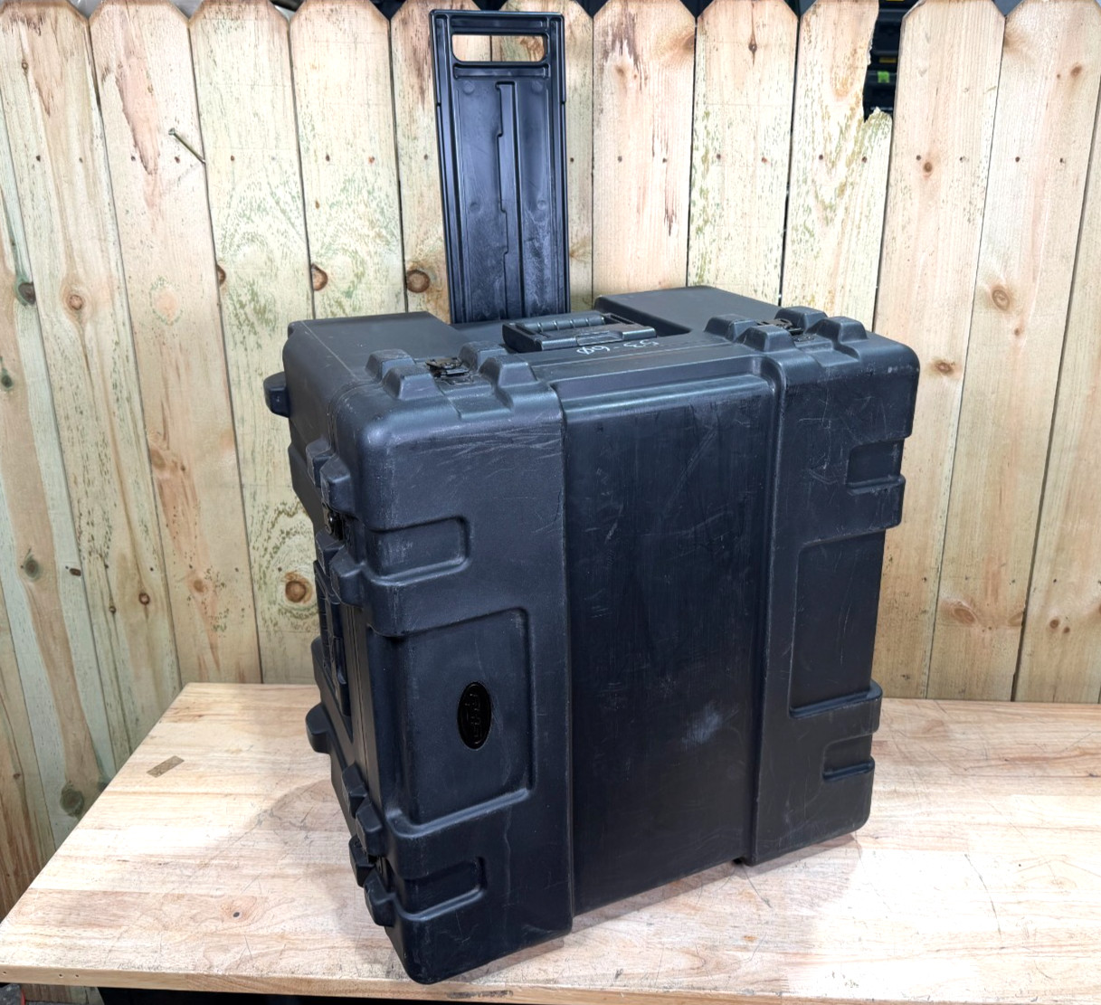 SKB Rolling Case Large 27.5x26.5x19