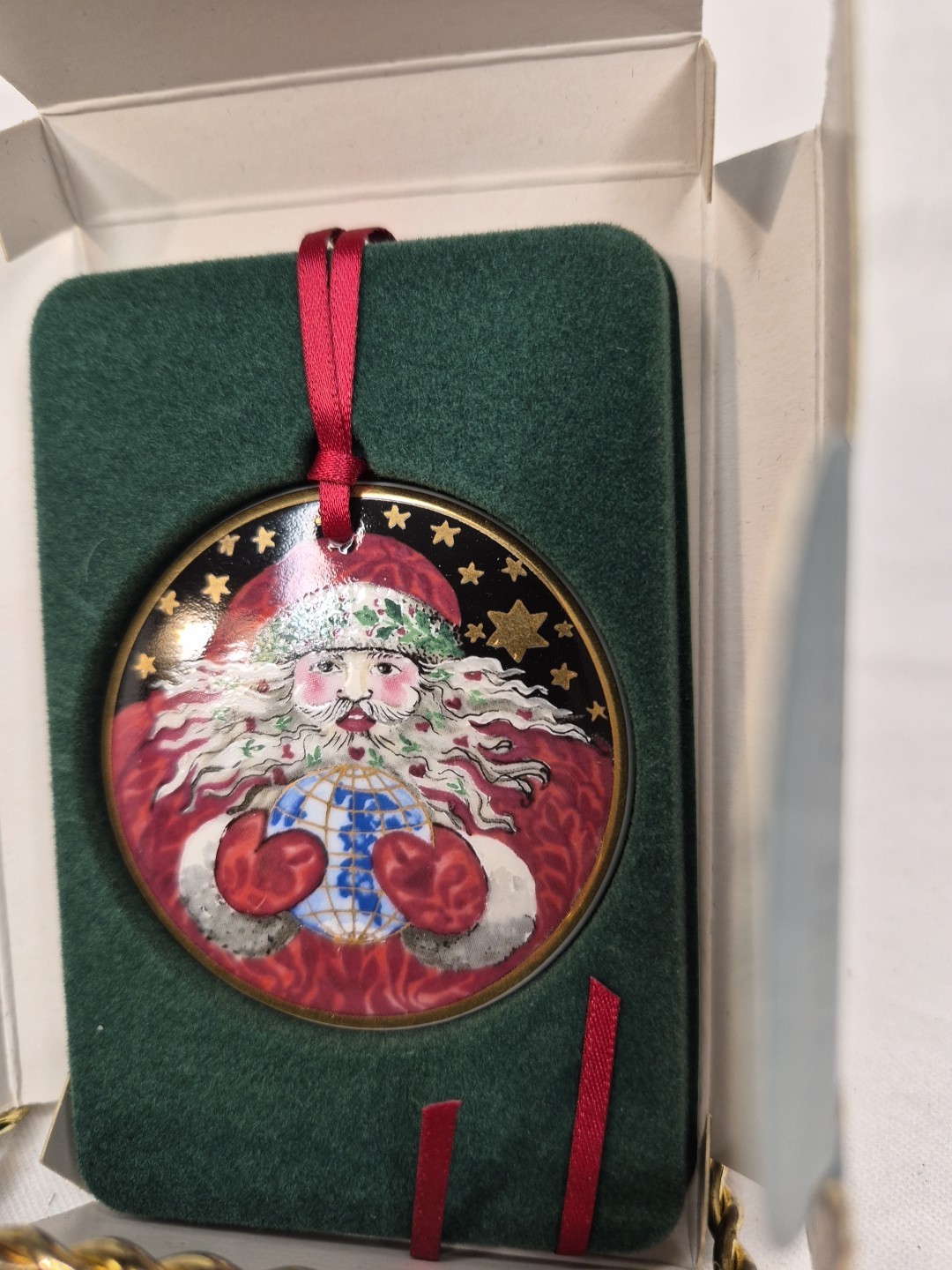 Bing And Grondahl Christmas Around The World Porcelain Christmas Ornament 2000