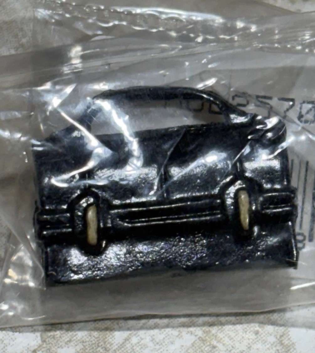 Vintage Dollhouse Miniature Retro Painted Pewter Workers Lunch Pail. Black. NOS Vintage Dollhouse Miniature Retro Painted Pewter Workers Lunch Pail. Black. NOS