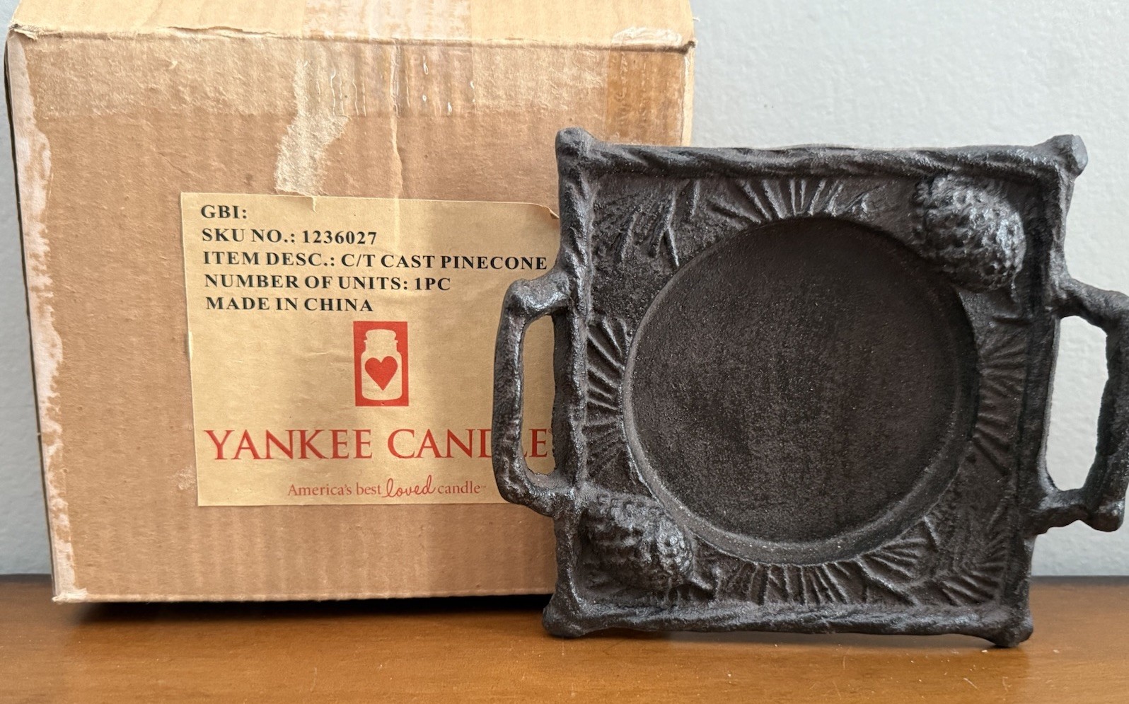 NIB Vintage Cast Iron Tray w/ Handles Yankee Candle Holder Design 6