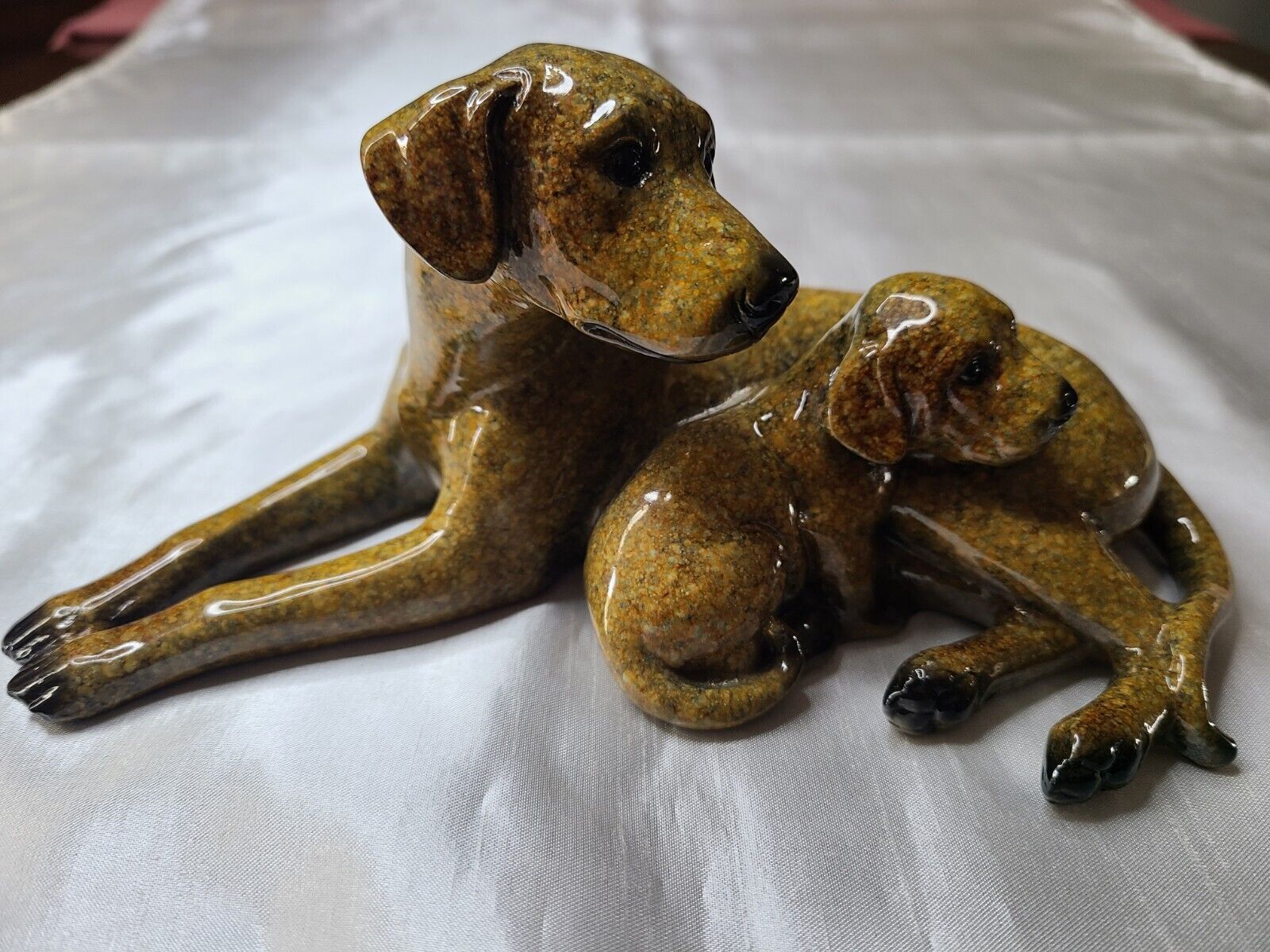 high gloss High Polished resin Labrador dog mother and puppy figurine. 8\