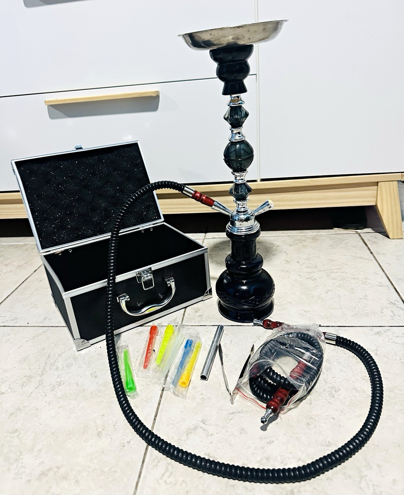 Black Hookah / Shisha The Complete Set & his case.