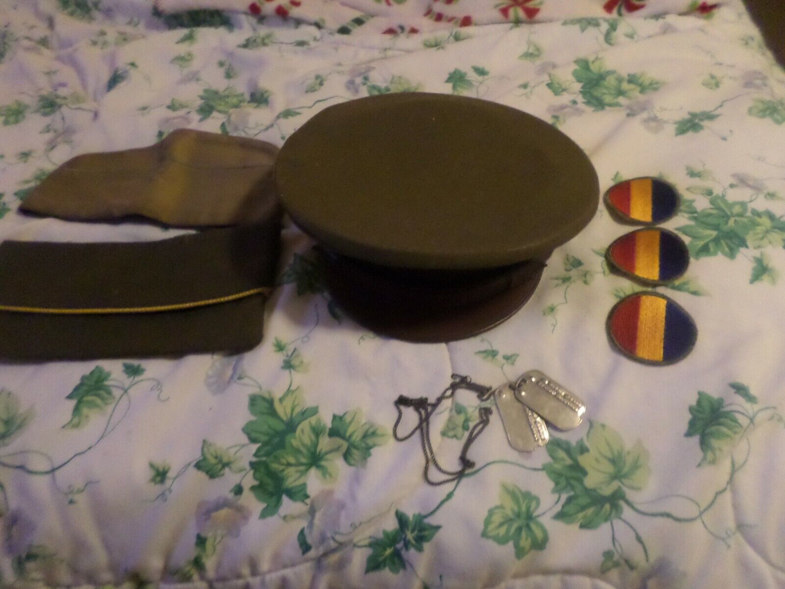 3 WWII US Army Hats 1 dog tag 2 patches1943 vintage antique WORLD WAR 2 ORIGINAL