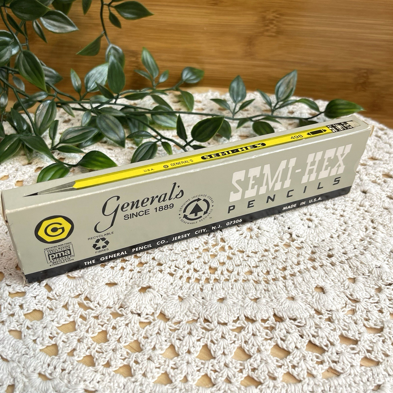 Vtg General's Semi-Hex 498 Pencils No. 2 New Old Stock NOS 12 Pack Boxed USA