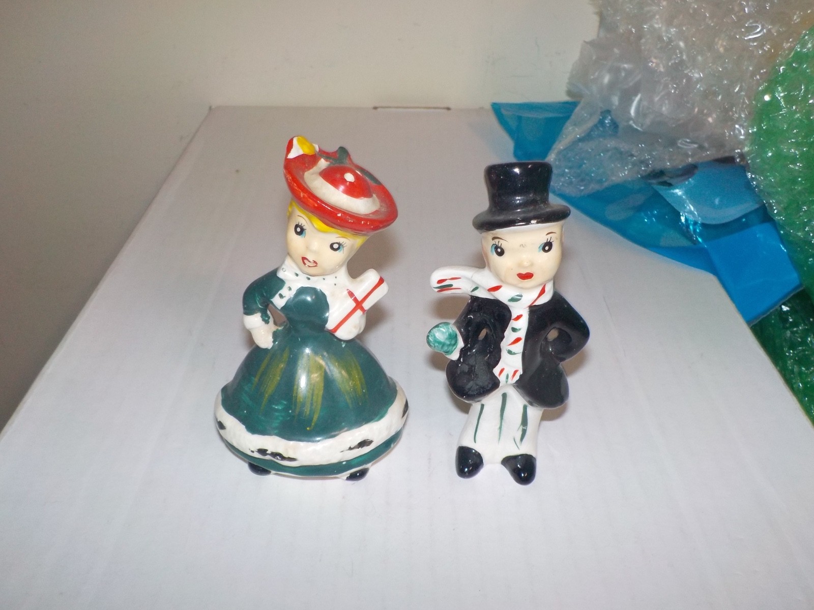 Vintage 1950s Kreiss Ceramic Early 1900's Couple Salt & Pepper Shakers Set Vintage 1950s Kreiss Ceramic Early 1900's Couple Salt & Pepper Shakers Set