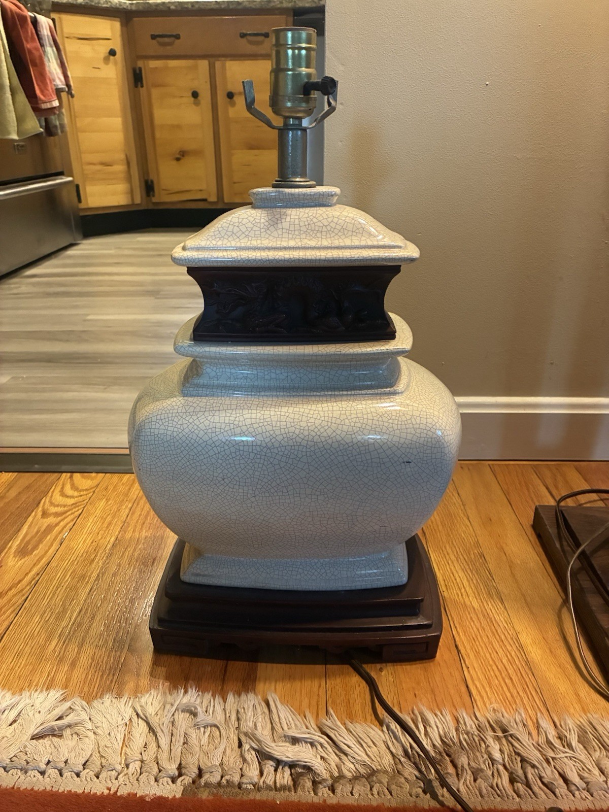 Royal Haeger Oriental Mid Century Modern Crackle Porcelain Table Lamp