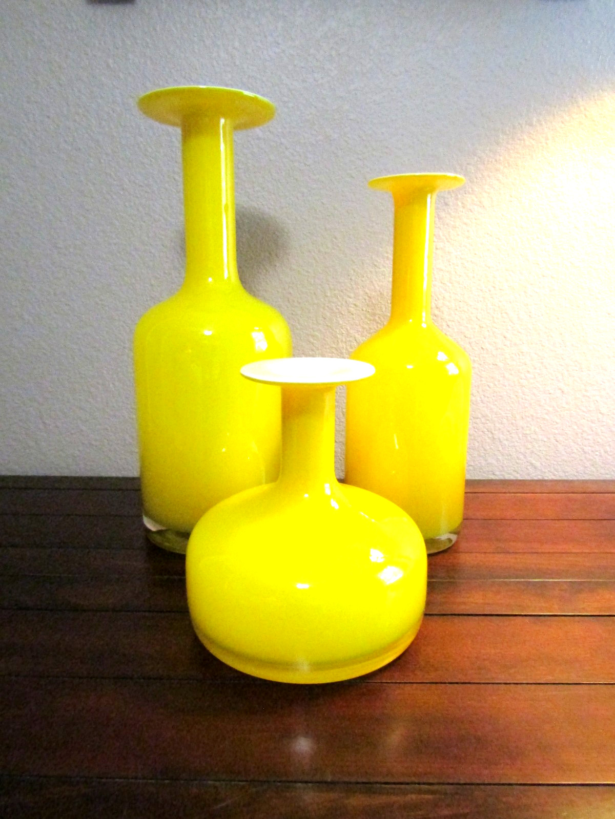 ( Set of 3 ) WEST ELM MCM Gulvvase Holmegaard Style / Yellow Cased Glass VASES ( Set of 3 ) WEST ELM MCM Gulvvase Holmegaard Style / Yellow Cased Glass VASES