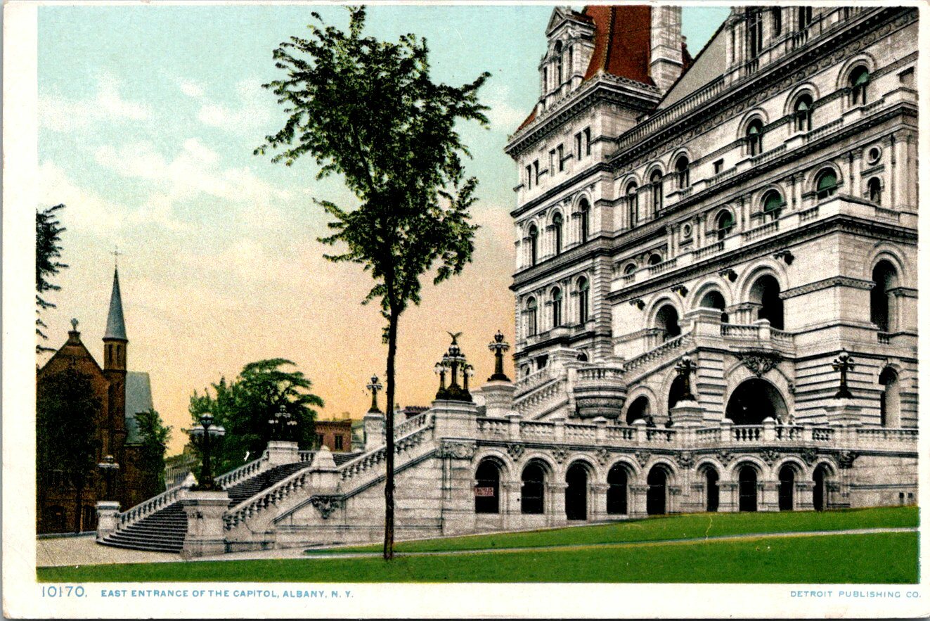 Vintage PPC - East Entrance of the Capitol, Albury, NY - F16503