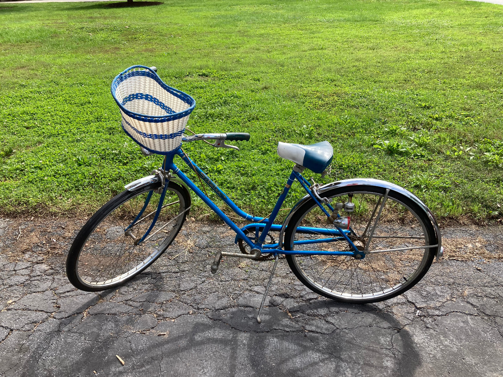 Vintage 1960s blue Schwinn Deluxe Breeze 3-speed Bike (Bicycle) w/Basket&Lights)