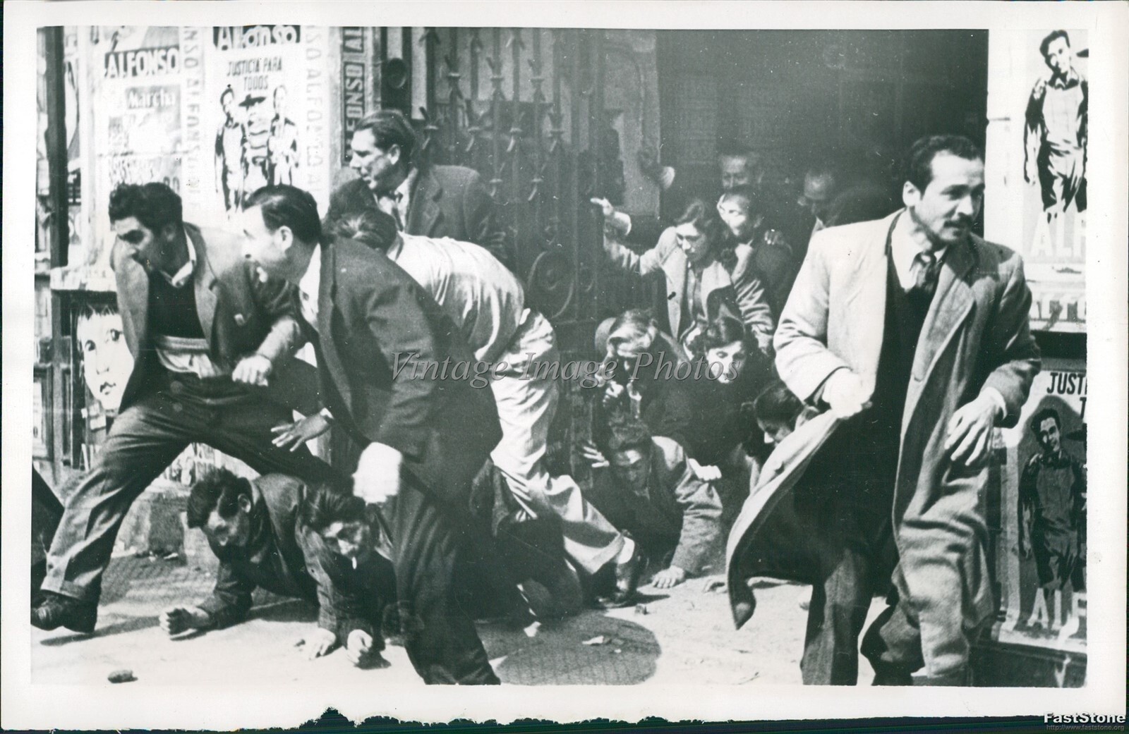 1952 Pedro Enqirue Alfonso Hq Santiago Chile Tear Gas Bombed Protests Photo 6x8
