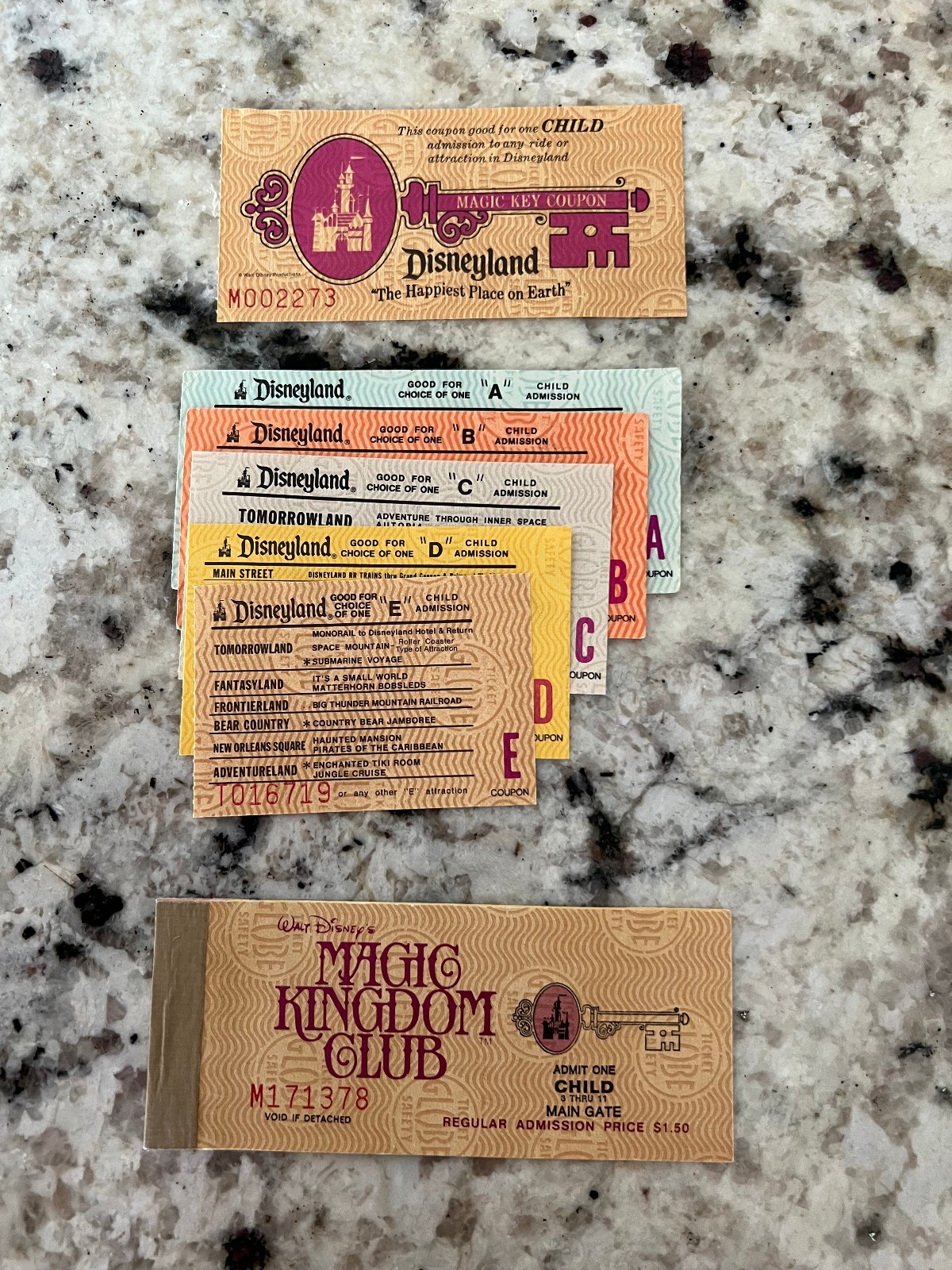 GENUINE CHILD'S OLD VINTAGE DISNEYLAND GATE ADMISSION & LOOSE ATTRACTION TICKETS