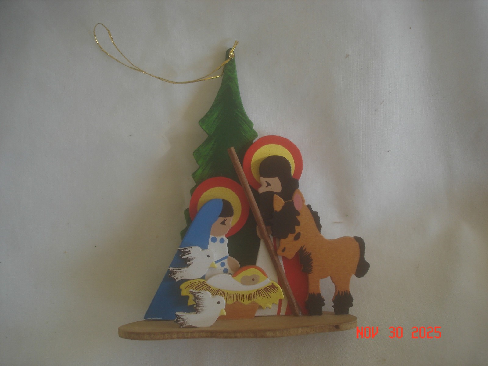 LOVELY 1983 SCHMID EMGEE PAINTED NATIVITY WOODEN ORNAMENT Mary Joseph Baby Jesus