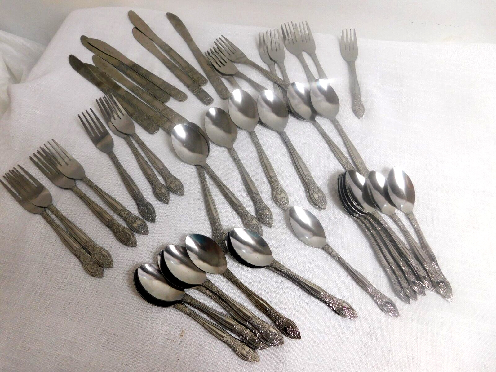 H4 - Totally Today Floral Flower Stainless Flatware 48pc Lot