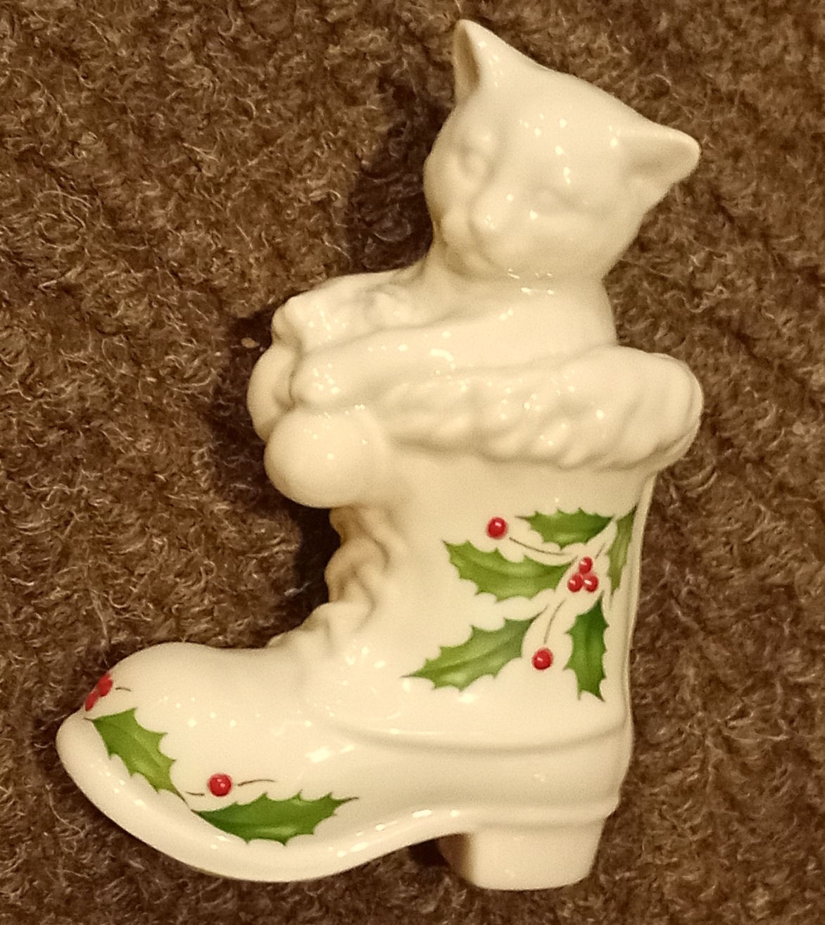 Vintage 1997 Lenox Annual Holiday Cat in Christmas Boot Porcelain Ornament Figur