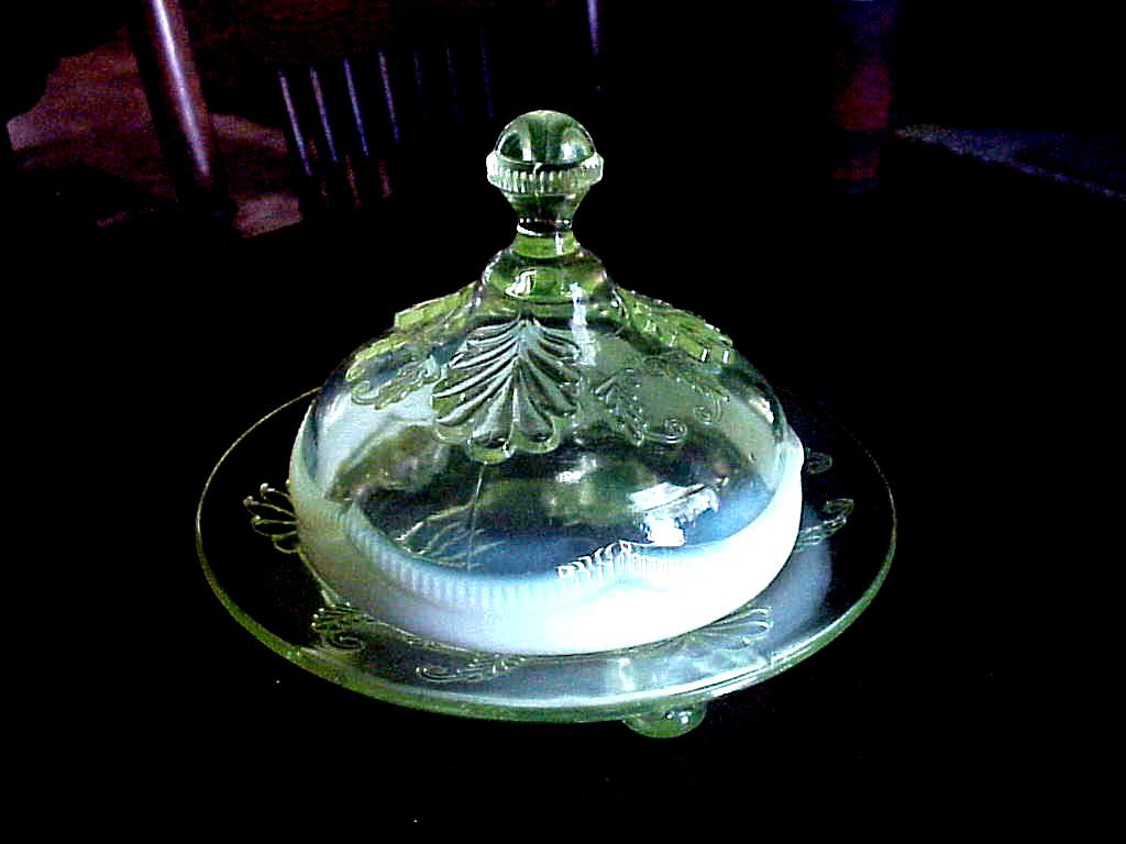 VINTAGE OPALESCENT VASELINE FOOTED COVERED BUTTER DISH WREATH & SHELL URANIUM