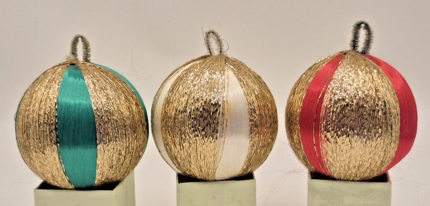 Lot 3 Vintage Retro Satin String Christmas Tree Ornaments Red-Green White & Gold