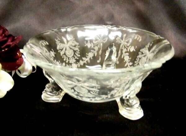 3308 Antique Heisey Queen Ann Orchid Dolphin Toed Mint Dish