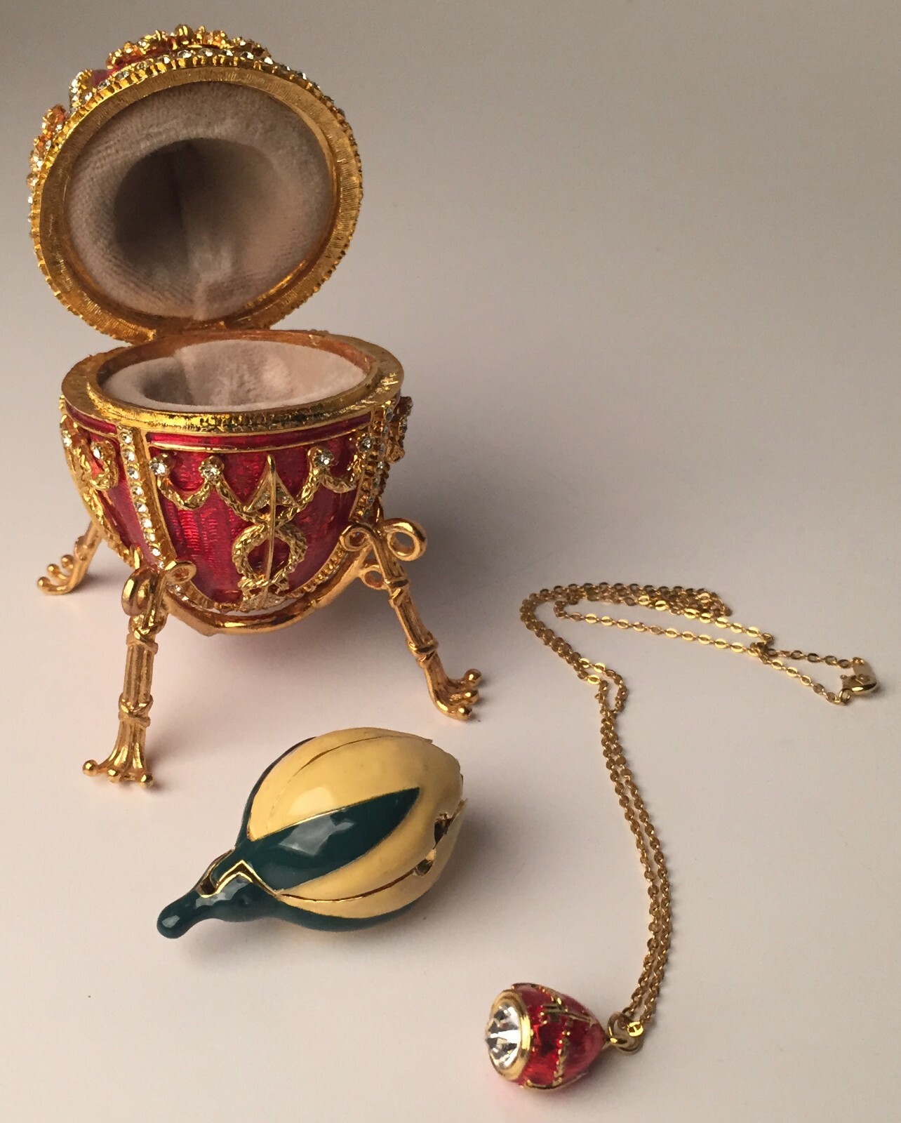 Imperial Court Rosebud Egg