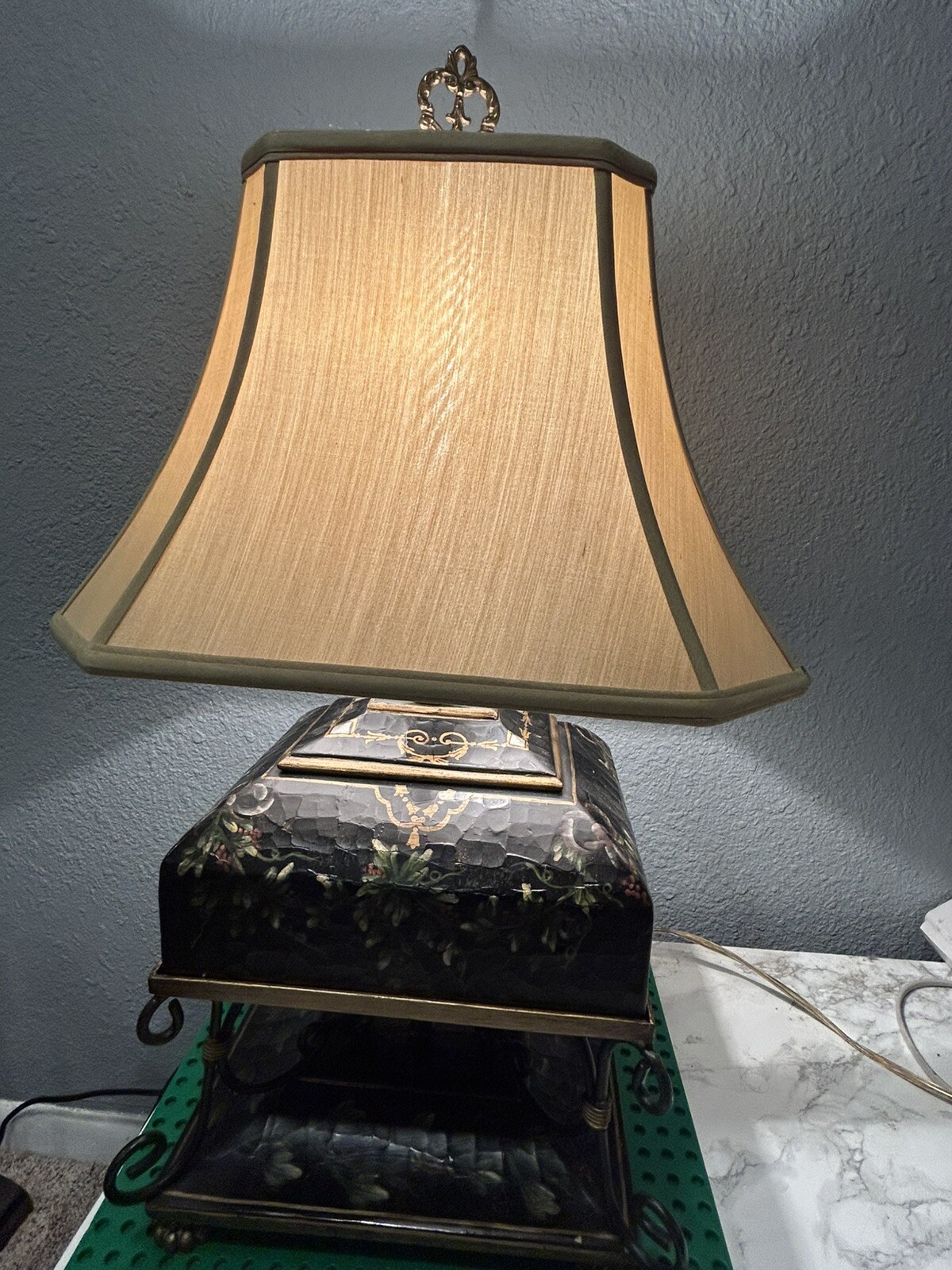 Rare John Richard  3 Way Lamp JRL-6476 26” Tall Wrought Iron Style Base Two Tone
