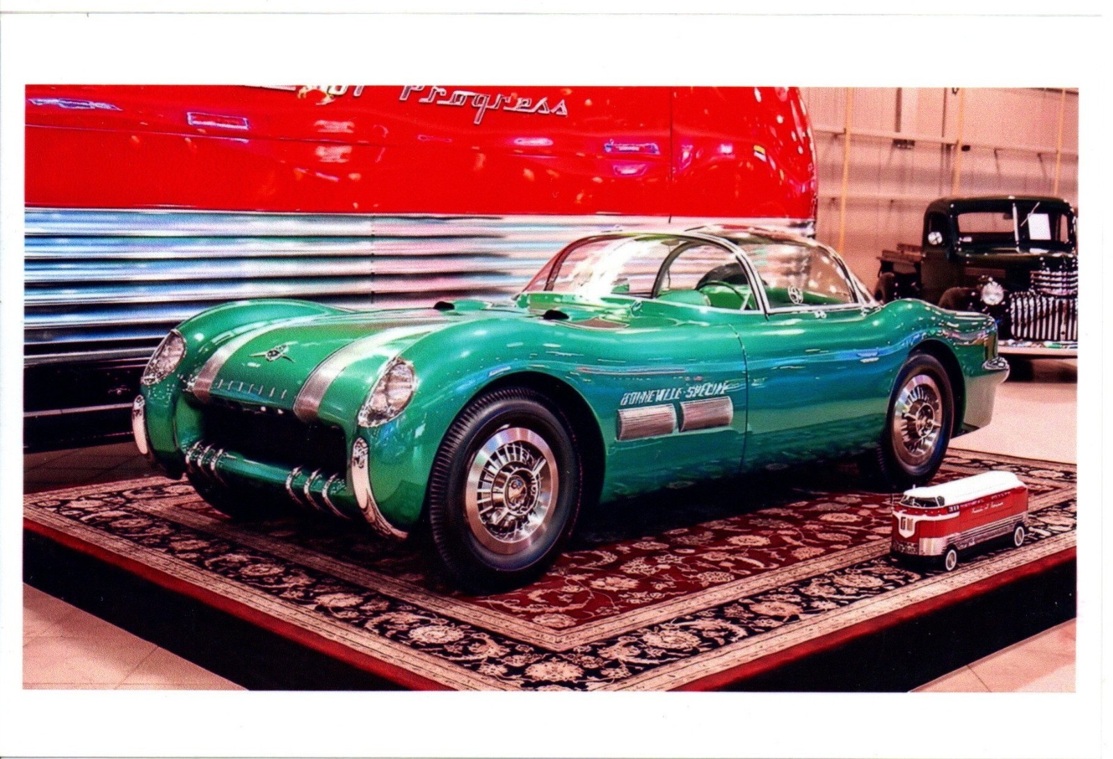 Pontiac Bonneville Concept Car Photo