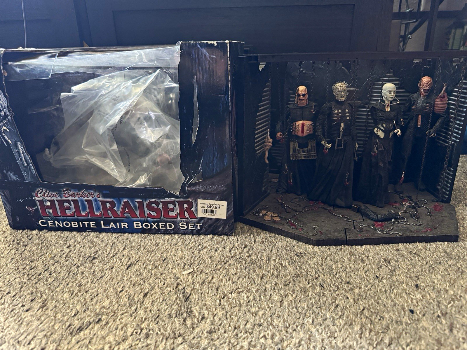 Neca Hellraiser Cenobite Lair DAMAGED but complete