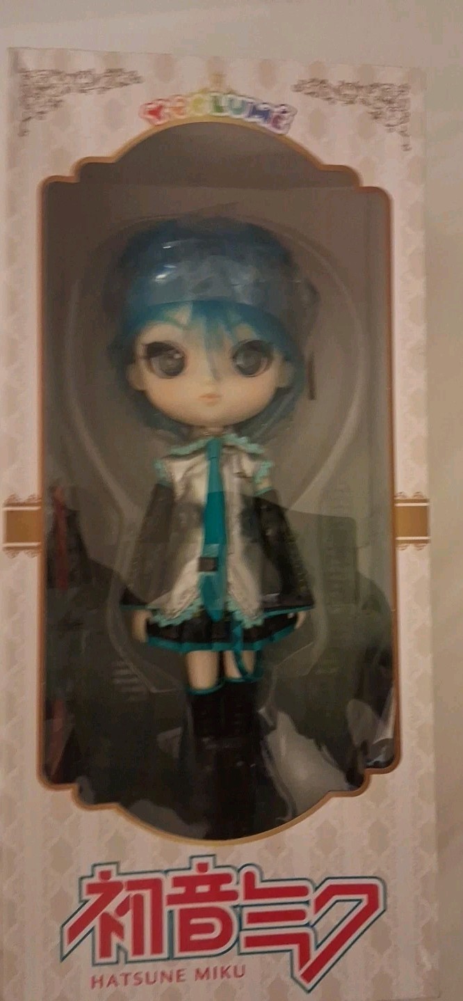 Hatsune Miku GROOVE Collection Doll  Unopened