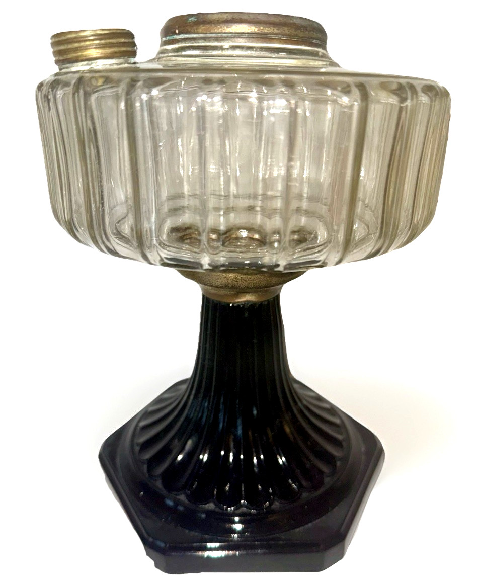 Aladdin Corinthian Kerosene Oil Lamp B104 Clear over Black Beta Crystal Mfg 1936