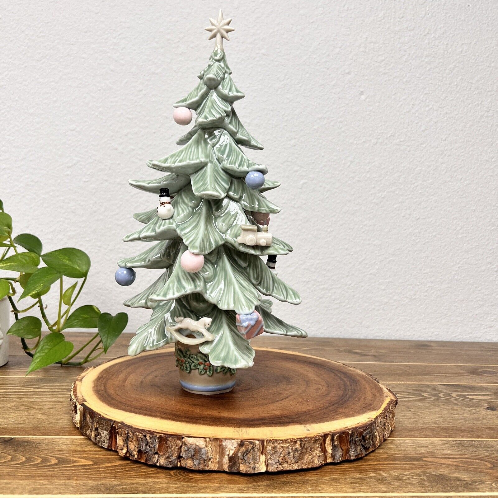 O'Well Christmas Morning Grandeur  Noel Christmas Tree W/ Star Ornaments 14.5”