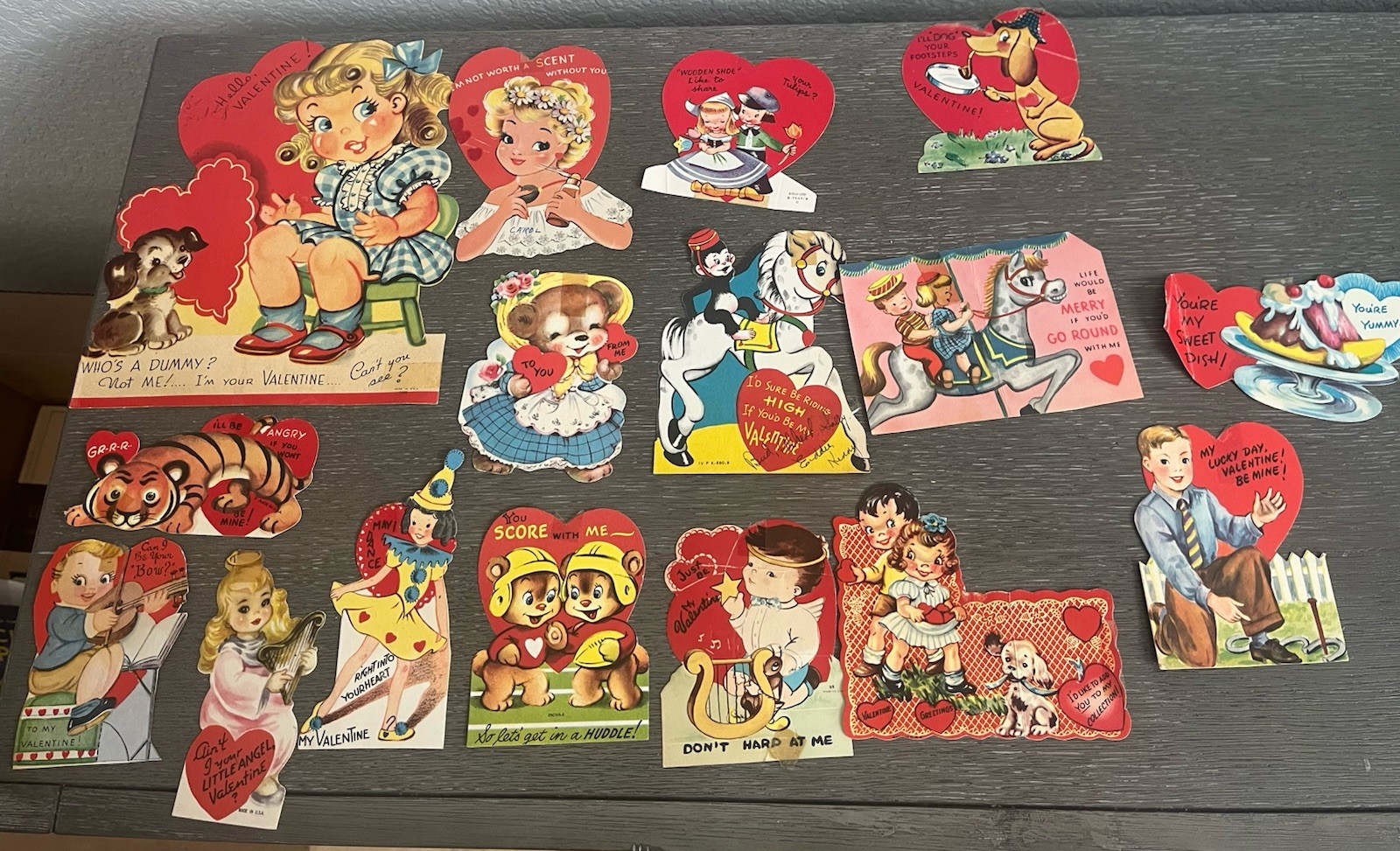 Lot of 16 Vintage VALENTINE\'S DAY CARDS Die Cuts 1940s