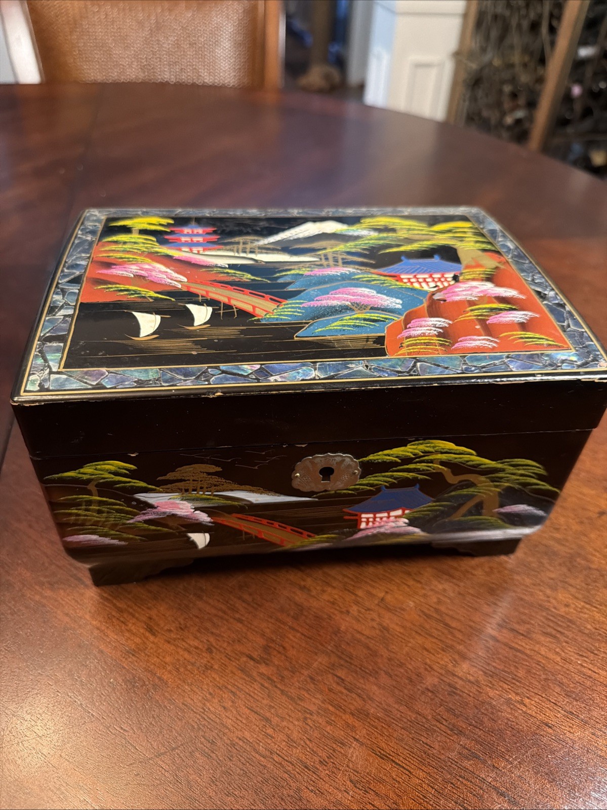 Vtg Japanese Jewelry Box Black Lacquer Abelone Inlay Hand painted 8x6x4.5 Vtg Japanese Jewelry Box Black Lacquer Abelone Inlay Hand painted 8x6x4.5